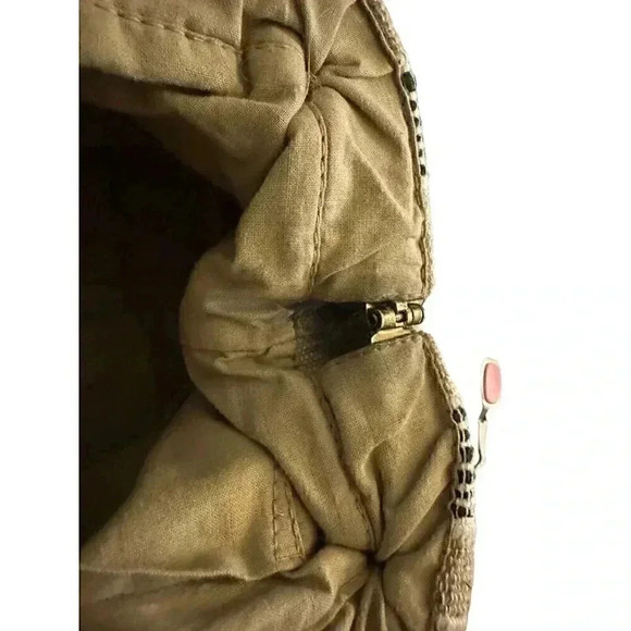 First Class boho shoulder bag, woven w/ wooden bead closure - Picture 12 of 14